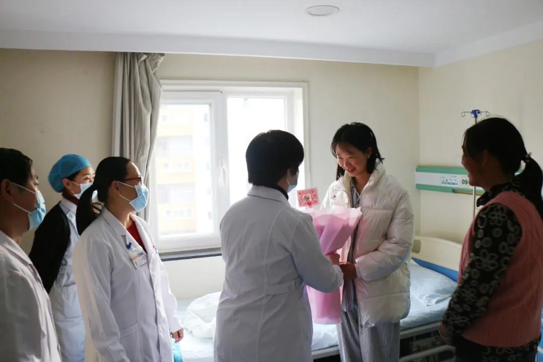 北京长峰医院与韩红爱心慈善基金会向女性血管瘤患者伸出冬日援手
